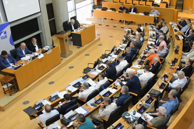 Στη συνεδρίαση του ΔΣ της ΚΕΔΕ στη Θεσσαλονίκη ο δήμαρχος Καλαβρύτων Θανάσης Παπαδόπουλος Στη συνεδρίαση του ΔΣ της ΚΕΔΕ στη Θεσσαλονίκη ο δήμαρχος Καλαβρύτων Θανάσης Παπαδόπουλος