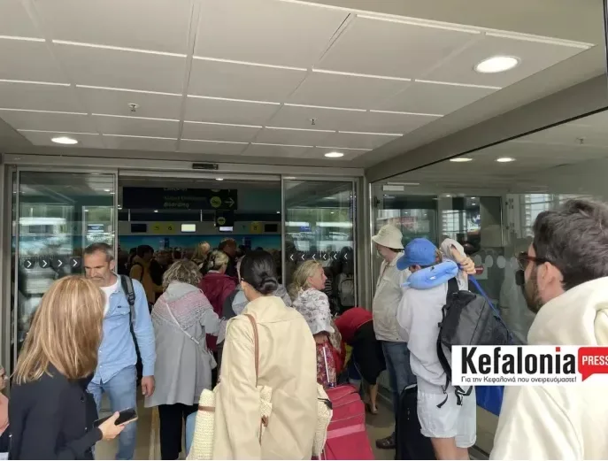 Κακοκαιρία στην Κεφαλονιά: Προβλήματα στις πτήσεις, δεκάδες επιβάτες εγκλωβισμένοι ΦΩΤΟ
