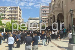 Σπαραγμός στην Πάτρα: «Καλό ταξίδι Δημήτρη», το τελευταίο αντίο στον 27χρονο ανθυποπλοίαρχο ΦΩΤΟ