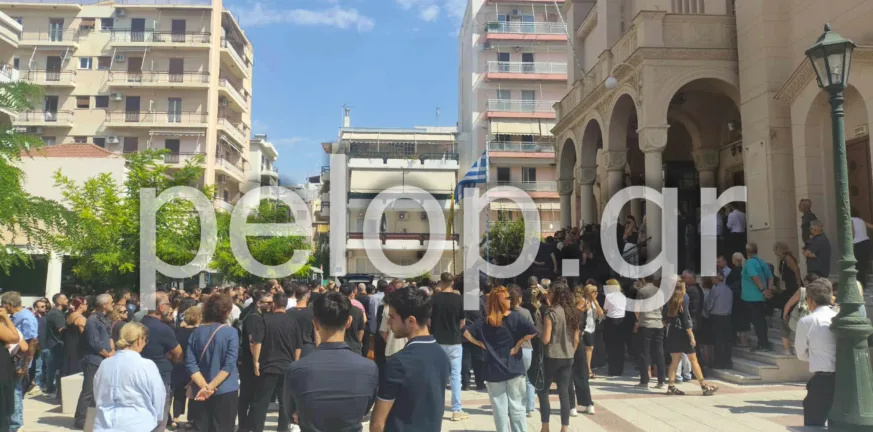 Σπαραγμός στην Πάτρα: «Καλό ταξίδι Δημήτρη», το τελευταίο αντίο στον 27χρονο ανθυποπλοίαρχο ΦΩΤΟ Σπαραγμός στην Πάτρα: «Καλό ταξίδι Δημήτρη», το τελευταίο αντίο στον 27χρονο ανθυποπλοίαρχο ΦΩΤΟ