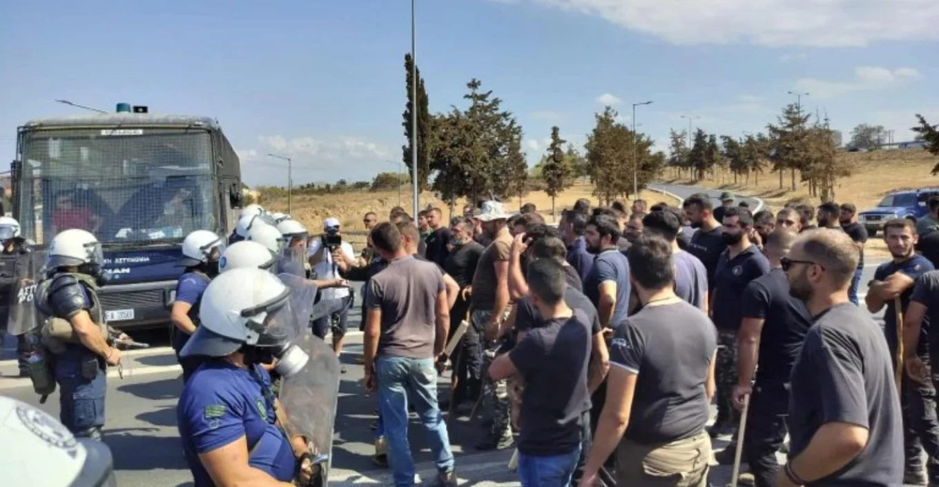 Κρήτη: Κτηνοτρόφοι στον κόμβο του αεροδρομίου Ηρακλείου - Γιατί κινητοποιούνται