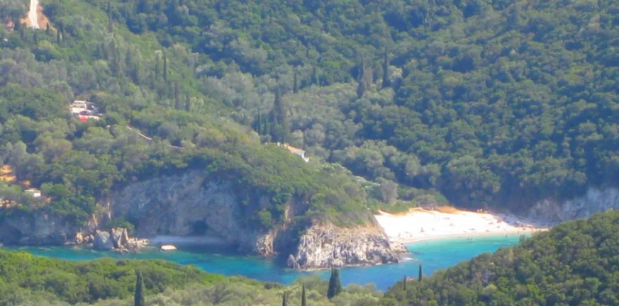 Κέρκυρα: Επιτυχής διάσωση δύο Σκωτσέζων τουριστών από χαράδρα