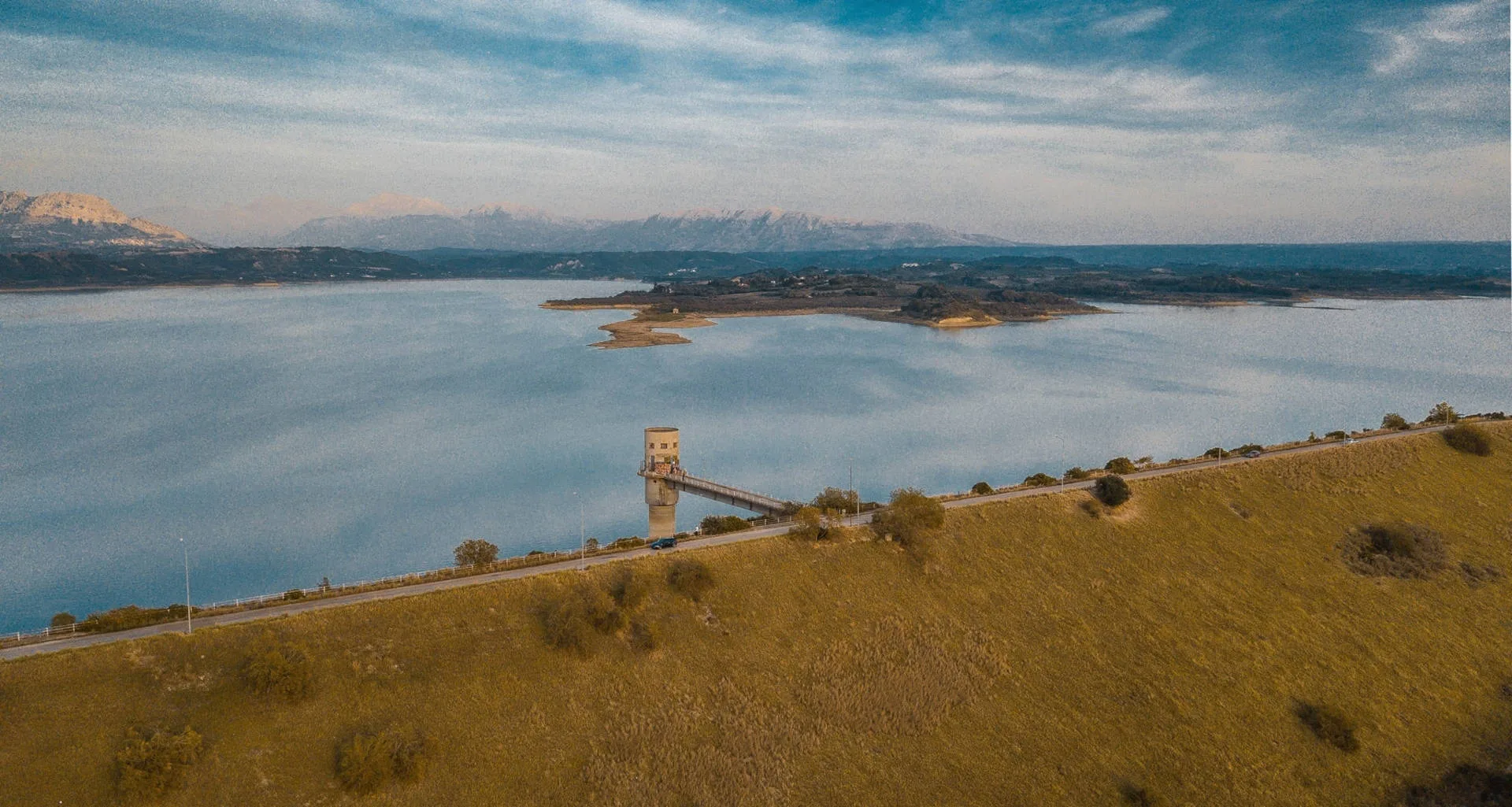Αεροσκάφος Air Tractor ακινητοποιήθηκε στη λίμνη Πηνειού, ΦΩΤΟ, ΒΙΝΤΕΟ