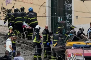 Λισαβόνα: Τρίχρονος σώθηκε από τα συντρίμμια του τελεφερίκ, νεκρός ο πατέρας του, σε κρίσιμη κατάσταση η μητέρα