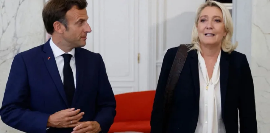 Politico: Η Μαρίν Λεπέν αψηφά τον αποκλεισμό – Σχέδιο επιστροφής στις κάλπες εν μέσω πολιτικής κρίσης στη Γαλλία