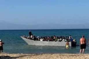 Ασφυκτική πίεση στην Κρήτη: Πάνω από 800 μετανάστες στη Γαύδο - Έκτακτη σύσκεψη στην Αθήνα
