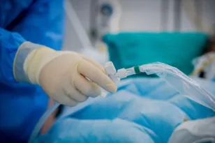 Θεσσαλονίκη: Στη ΜΕΘ ο 13χρονος που δέχθηκε επίθεση από κουκουλοφόρους