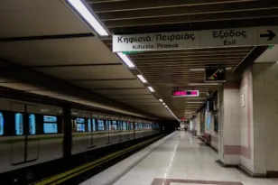 Μετρό: Μια πλαστική σακούλα στον κινητήρα ακινητοποίησε συρμό στο Μοναστηράκι