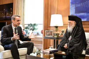 Συνάντηση Μητσοτάκη – Ιερώνυμου σήμερα στο Μέγαρο Μαξίμου