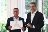 Ο ήρωας του Αράχθου έγινε Έλληνας πολίτης – Η τιμή του Μητσοτάκη στον Γκόγκα Λεβιάν