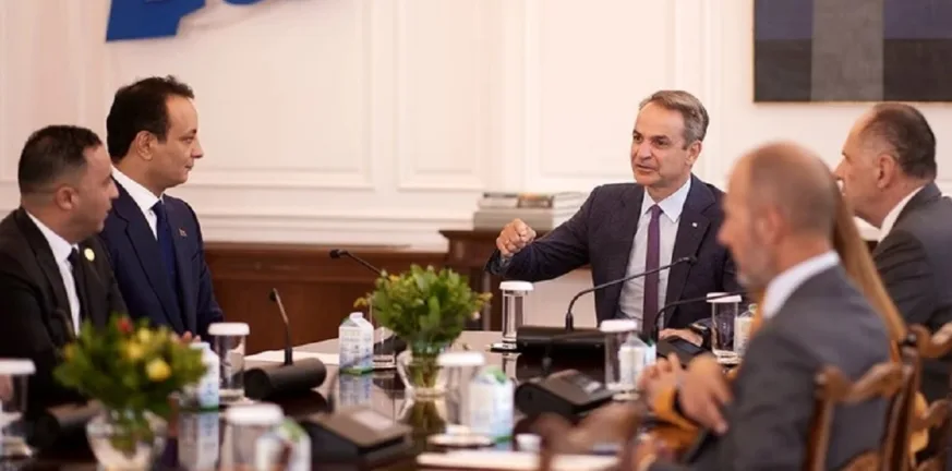Συνάντηση Μητσοτάκη με τον Γενικό Διευθυντή του Ταμείου Ανάπτυξης και Ανασυγκρότησης της Λιβύης Συνάντηση Μητσοτάκη με τον Γενικό Διευθυντή του Ταμείου Ανάπτυξης και Ανασυγκρότησης της Λιβύης