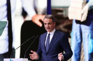 ΔΕΘ, live η ομιλία Μητσοτάκη: Μειώνουμε τους φορολογικούς συντελεστές κατά 2 μονάδες, περισσότερο για οικογένειες με παιδιά, μηδέν για 4 παιδιά