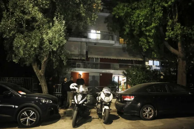 Με διαφορά ωρών κατέληξε το ζευγάρι σε διαμέρισμα στον Νέο Κόσμο, τι εξετάζει η ΕΛΑΣ