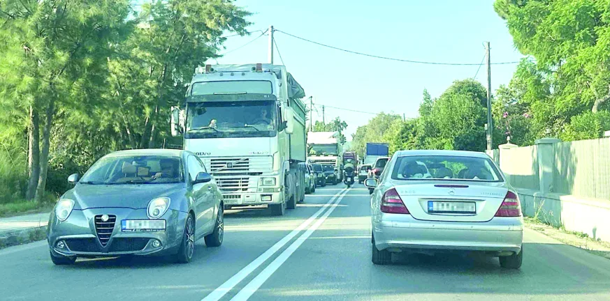 Πατρών - Πύργου: «Οδύσσεια» για οδηγούς, μποτιλιάρισμα έως 1,5 ώρα Πατρών - Πύργου: «Οδύσσεια» για οδηγούς, μποτιλιάρισμα έως 1,5 ώρα