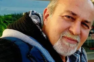 Ποιος είναι ο καμεραμάν του ΑΝΤ1 που πέθανε στο δρόμο για ρεπορτάζ