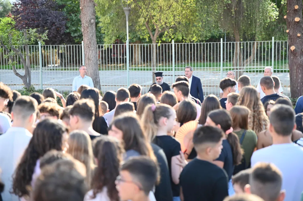 Ευχές Πελετίδη για τη νέα σχολική χρονιά: «Με όπλο τη γνώση να σταθείτε όρθιοι»