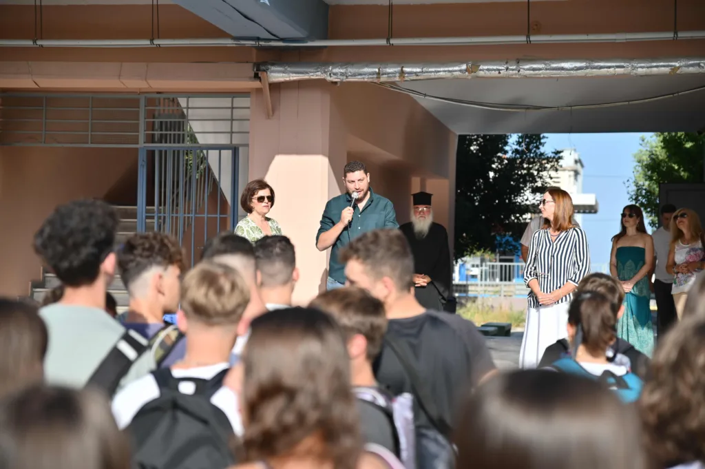 Ευχές Πελετίδη για τη νέα σχολική χρονιά: «Με όπλο τη γνώση να σταθείτε όρθιοι»