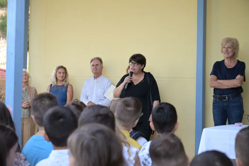 Ευχές Πελετίδη για τη νέα σχολική χρονιά: «Με όπλο τη γνώση να σταθείτε όρθιοι»