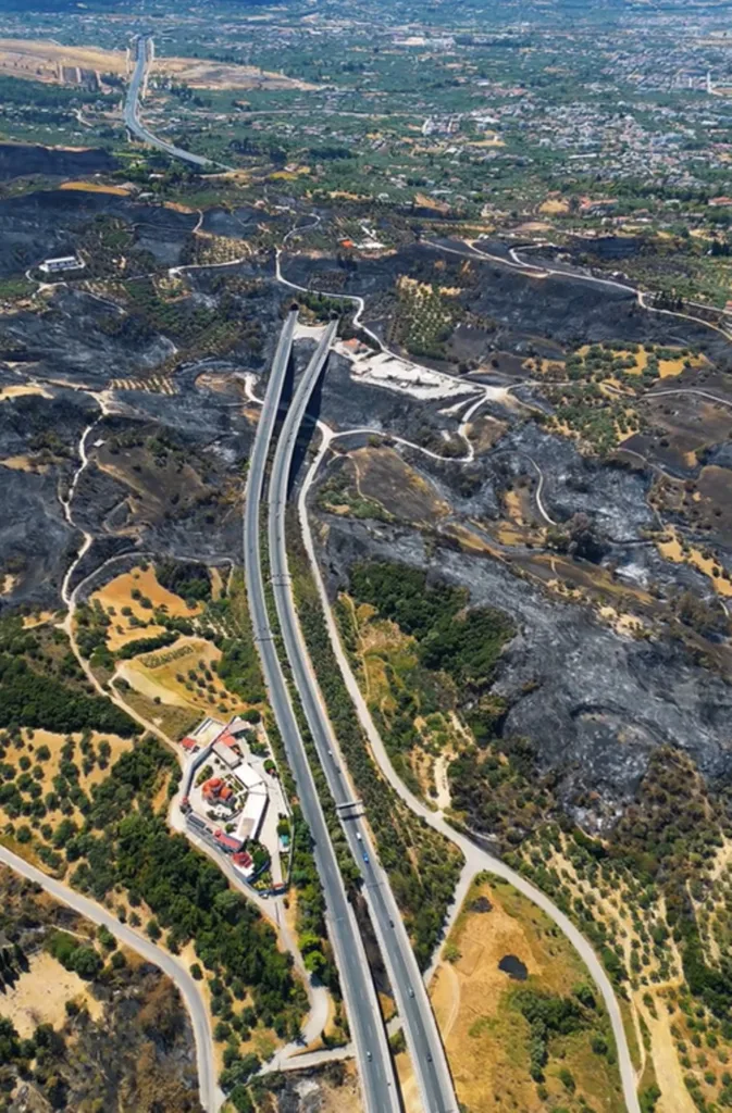 Περιμετρική Πάτρας: Μεγάλες ζημιές, αλλά σώθηκε από τη φωτιά, οι εργασίες αποκατάστασης ΦΩΤΟ