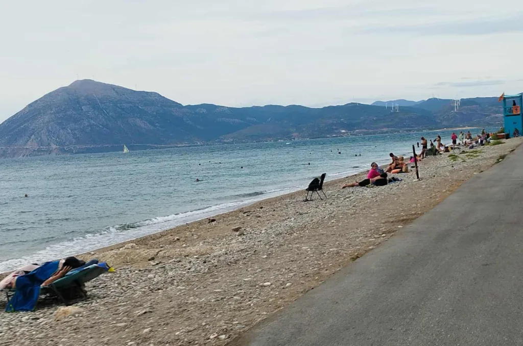 Πλαζ Πάτρας: Η παραλία όσων μένουν στην πόλη το καλοκαίρι Πλαζ Πάτρας: Η παραλία όσων μένουν στην πόλη το καλοκαίρι