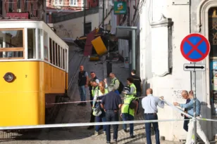 Πορτογαλία: Μια τραγωδία με 16 νεκρούς γεμάτη ερωτήματα – Παγίδα θανάτου το τελεφερίκ στη Λισαβόνα