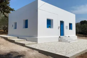 Μετά από 17 χρόνια ξανά σχολείο στην Ψέριμο: Πέντε παιδιά, μία δασκάλα και ένα νησί που κρατά ζωντανή τη φλόγα