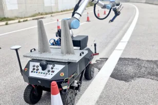 Με ρομπότ θα κλείνουν οι λακκούβες στην Ολυμπία Οδό ΦΩΤΟ