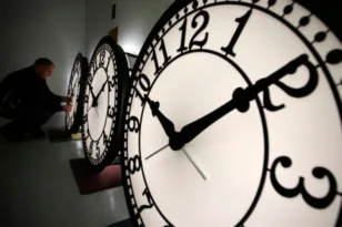 Επιστροφή στη χειμερινή ώρα: Πότε γυρίζουμε τα ρολόγια μία ώρα πίσω