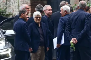 Βαρύ το κλίμα στο τελευταίο «αντίο» στον Giorgio Armani ΦΩΤΟ, ΒΙΝΤΕΟ