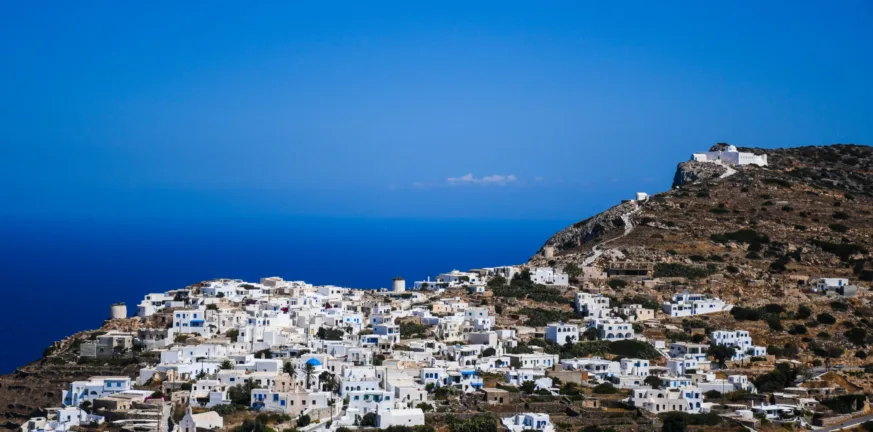 Σίκινος: Το φιλόξενο νησί, τι πρέπει να δείτε Σίκινος: Το φιλόξενο νησί, τι πρέπει να δείτε