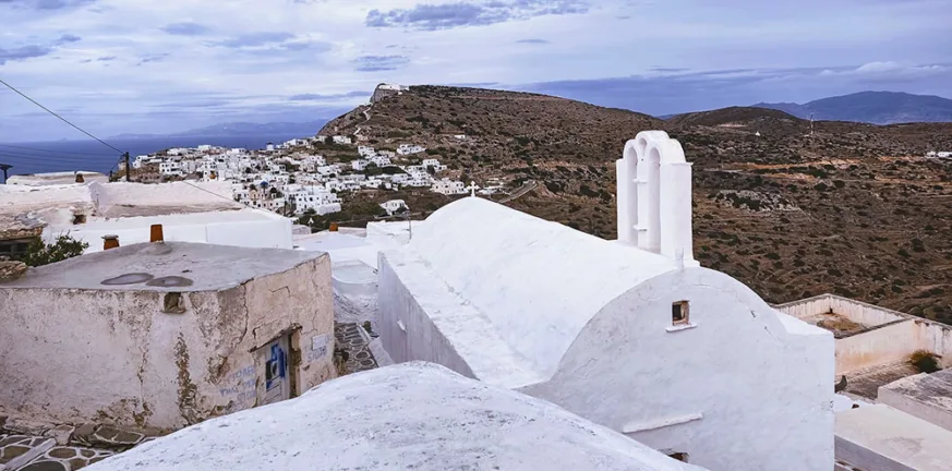 Σίκινος: Αρπαξαν την κατάλληλη ώρα ακριβά τάματα από εικόνα της Παναγίας Σίκινος: Αρπαξαν την κατάλληλη ώρα ακριβά τάματα από εικόνα της Παναγίας
