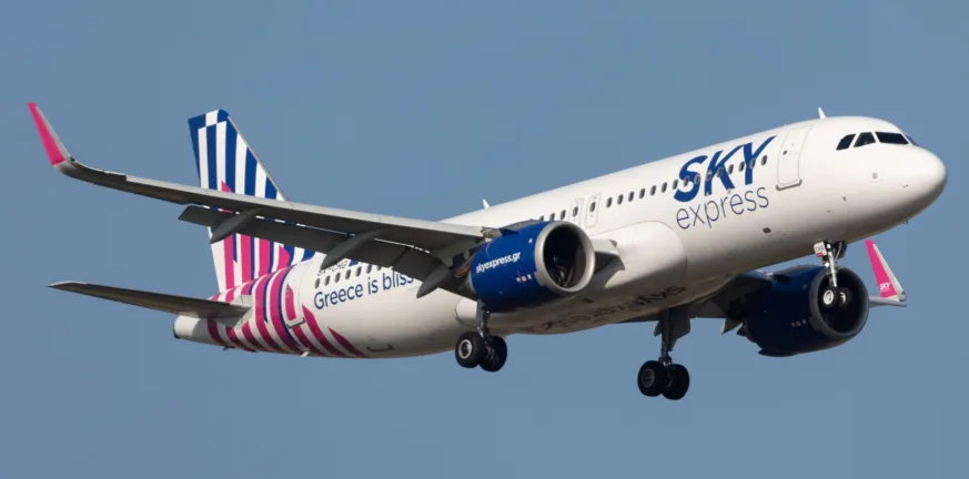 SKY Express: ΔΩΡΟ το αεροπορικό εισιτήριο του/της συντρόφου σου SKY Express: ΔΩΡΟ το αεροπορικό εισιτήριο του/της συντρόφου σου