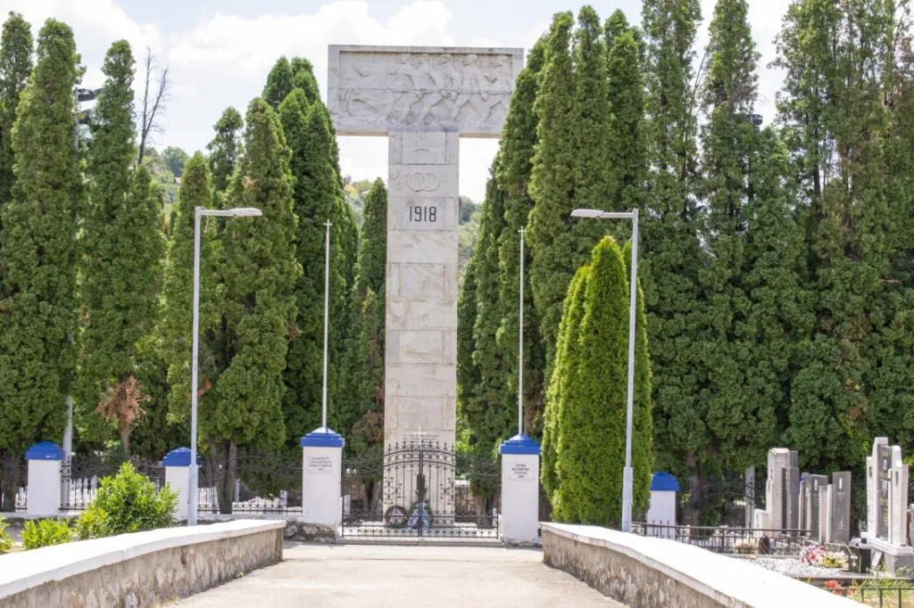 Ο Πέτρος Ψωμάς και αντιπροσωπεία του σπιράλ στο Πίροτ της Σερβίας