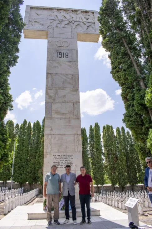 Ο Πέτρος Ψωμάς και αντιπροσωπεία του σπιράλ στο Πίροτ της Σερβίας