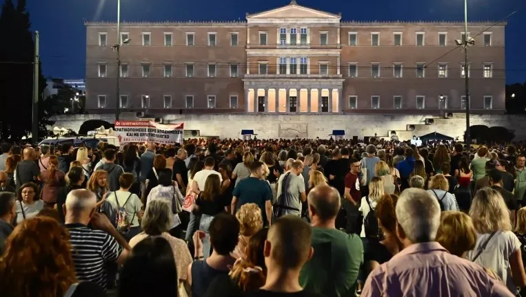 Συγκέντρωση αλληλεγγύης στο Σύνταγμα για τα Τέμπη Συγκέντρωση αλληλεγγύης στο Σύνταγμα για τα Τέμπη