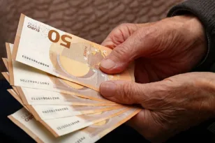 Έκρηξη αιτήσεων συνταξιοδότησης το 2025: Σχεδόν 100.000 στο πρώτο εξάμηνο