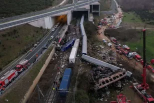 Αυτά ζήτησαν από τον εισαγγελέα του Αρείου Πάγου οι συγγενείς των θυμάτων των Τεμπών