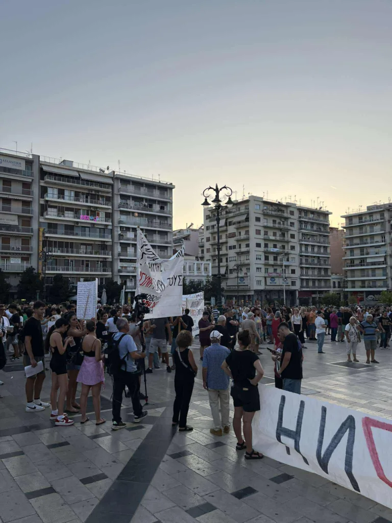 Συγκεντρώσεις σε όλη την Ελλάδα και μήνυμα δικαιοσύνης για τα Τέμπη, τι συνέβη στην Πάτρα ΦΩΤΟ