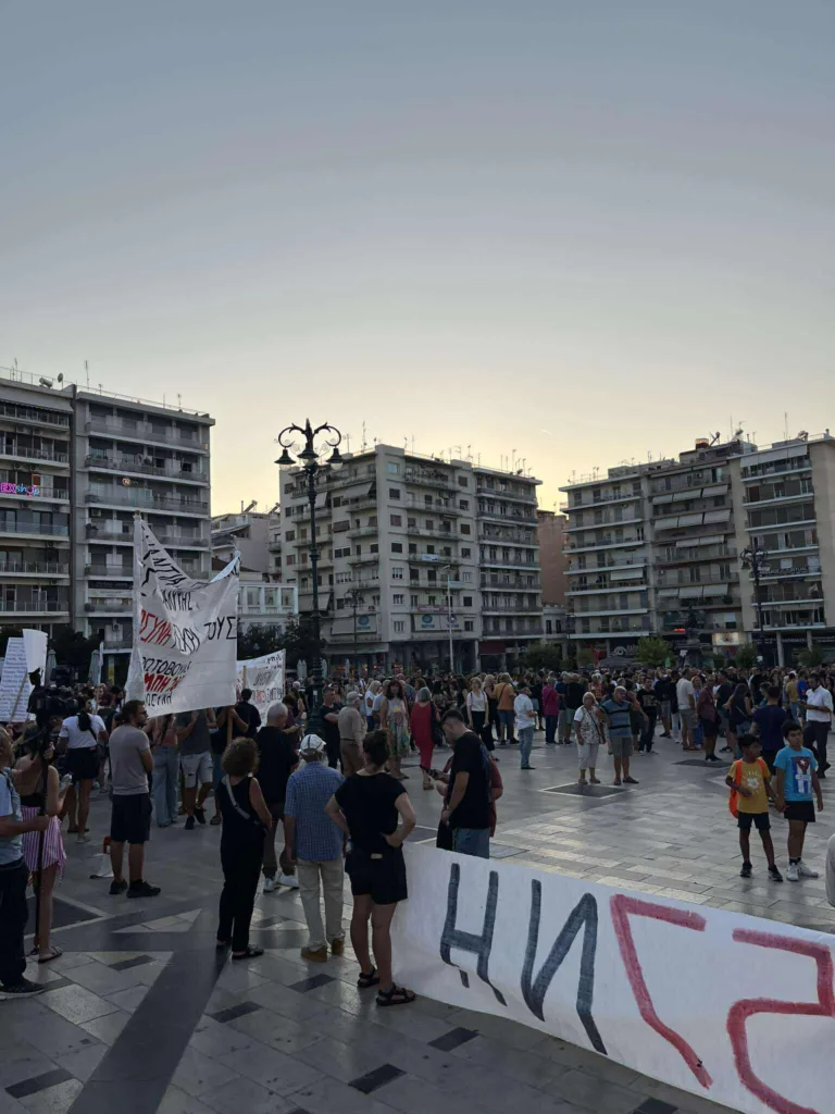 Συγκεντρώσεις σε όλη την Ελλάδα και μήνυμα δικαιοσύνης για τα Τέμπη, τι συνέβη στην Πάτρα ΦΩΤΟ