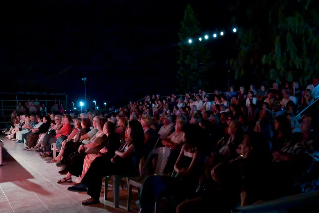 Παπαδιαμάντης στο Διεθνές Φεστιβάλ Πάτρας: Το «Θέρος Έρος» ζωντάνεψε στη σκηνή ΦΩΤΟ