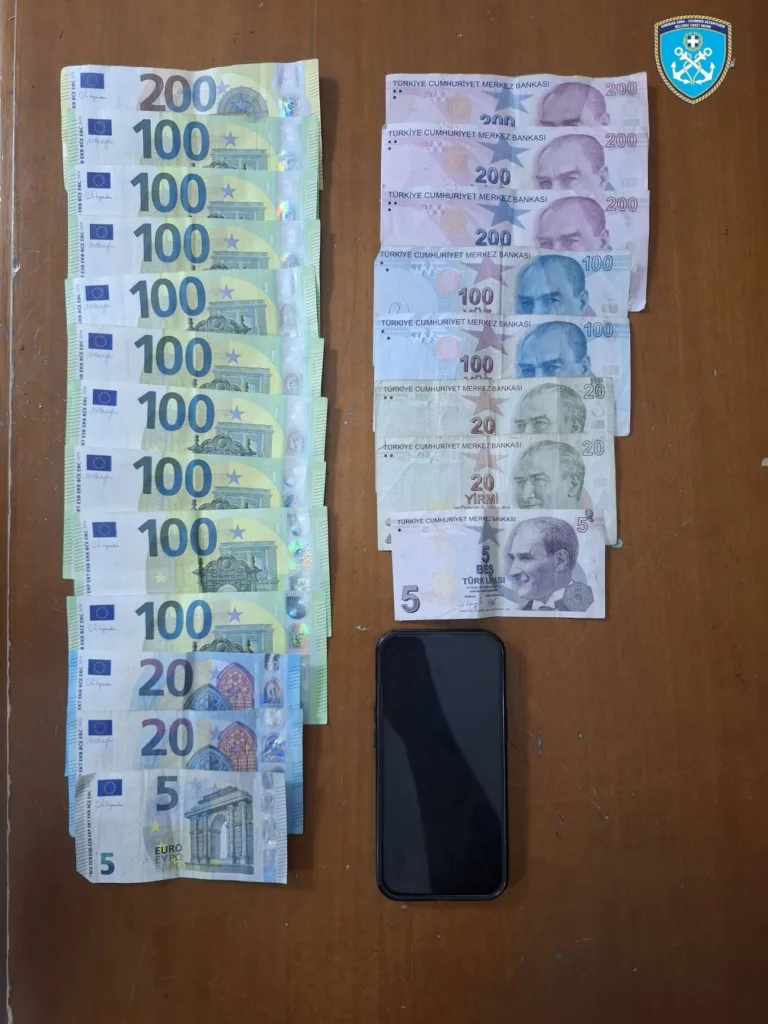 Ρεκόρ στη Χίο με λαθρεμπόριο 12.500 κινητών τηλεφώνων! ΦΩΤΟ