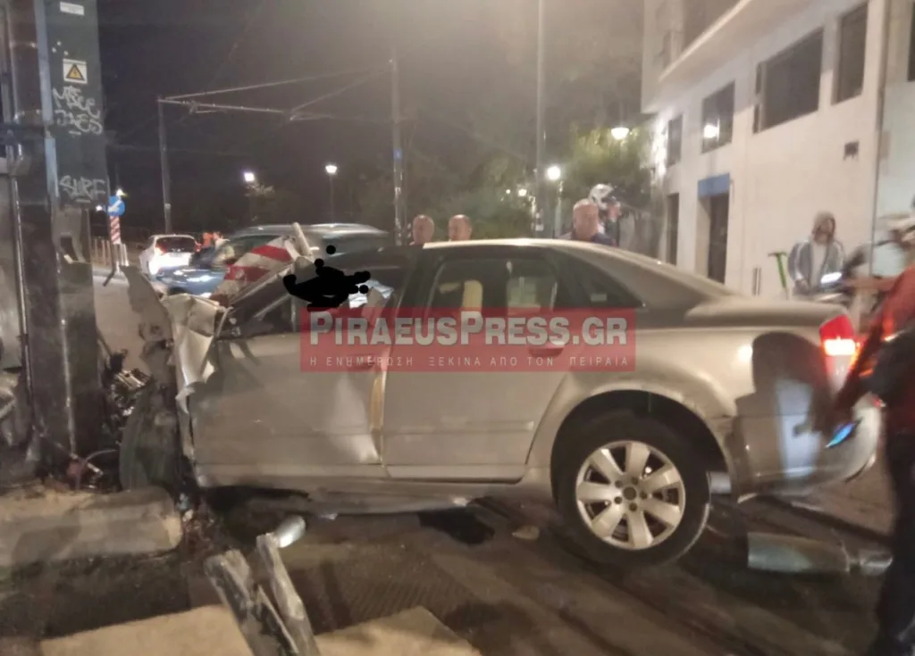 Θανατηφόρο τροχαίο μ' ένα νεκρό στον Πειραιά - ΦΩΤΟ
