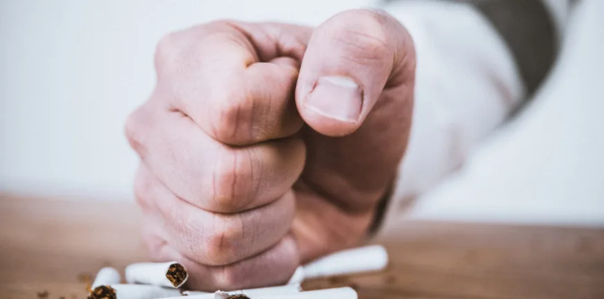 Ερευνητές για τους κινδύνους που κρύβουν τα φίλτρα τσιγάρων για υγεία και περιβάλλον Ερευνητές για τους κινδύνους που κρύβουν τα φίλτρα τσιγάρων για υγεία και περιβάλλον