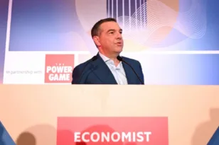 Τσίπρας: «Προσοχή, αδιέξοδο» – Εθνικό Σχέδιο Ανάταξης με 9 άξονες και προειδοποίηση για τα «βράχια»