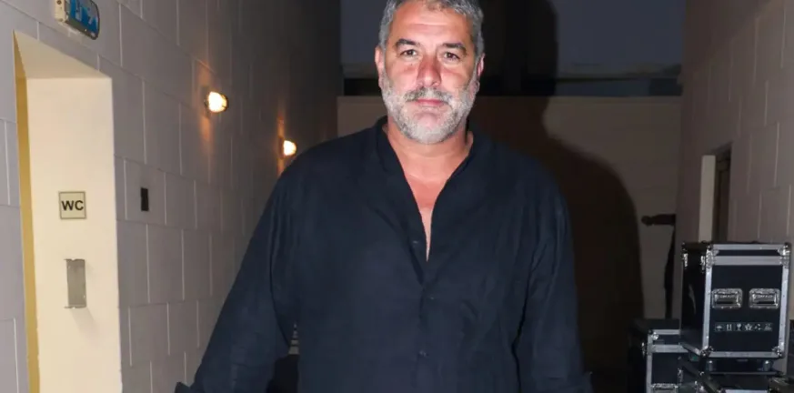 Συνελήφθη ο Βασίλης Μπισμπίκης: Προκάλεσε φθορές σε αυτοκίνητα και εγκατέλειψε το σημείο ΦΩΤΟ