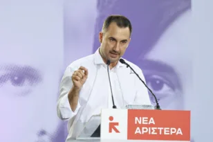 Αλ. Χαρίτσης: «Οργανωμένος μηχανισμός ρουσφετιών μέσα στο γραφείο του ίδιου του πρωθυπουργού»