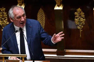 Γαλλία: Κρίσιμη ψηφοφορία με φόντο την οικονομία αλλά και τη σταθερότητα – Τι θα ψηφίσουν τα κόμματα