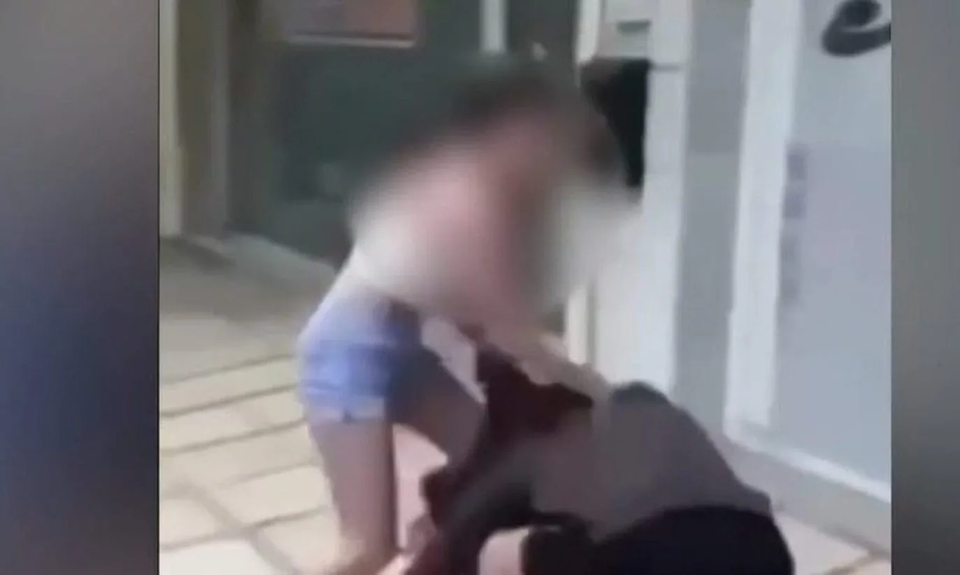 Υπόθεση bullying στην Πάτρα: «Γονάτισε ή σε μαχαιρώνουμε», στην «Π» μητέρα θύματος