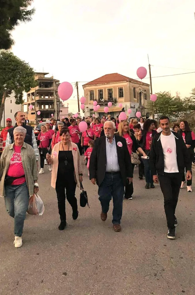 «Πλημμύρισε» η Αμαλιάδα για τον καρκίνο του μαστού ΦΩΤΟ «Πλημμύρισε» η Αμαλιάδα για τον καρκίνο του μαστού ΦΩΤΟ