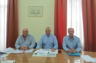 Δήμος Αιγιαλείας: Μειώσεις στα δημοτικά τέλη για το 2026